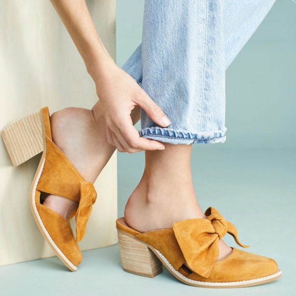 Jeffrey Campbell Cyrus Bow Mules, Mustard Yellow Suede size 8 - Picture 2 of 9